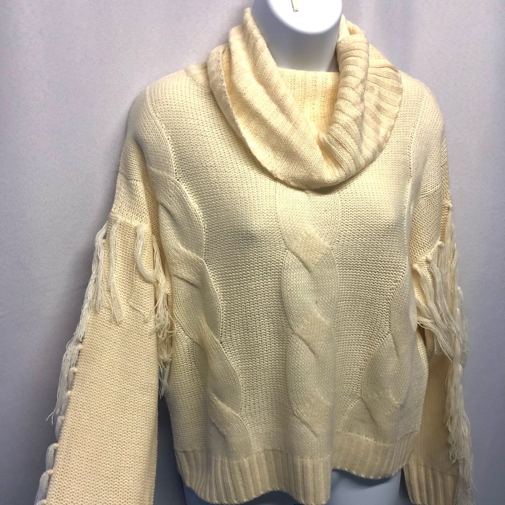 Cream flair turtle neck sweater